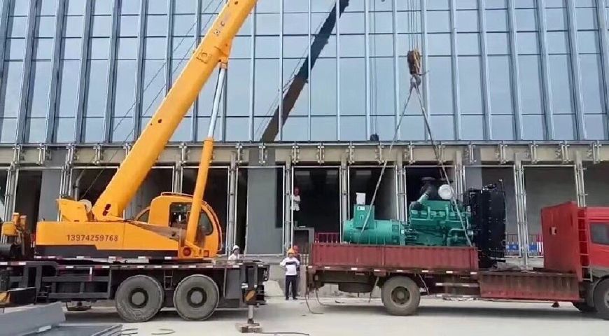 长沙彩运网科联与常德财鑫广场签约订购康明斯800KW发电机组 长沙彩运网科联与常德财鑫广场签约订购康明斯800KW发电机组