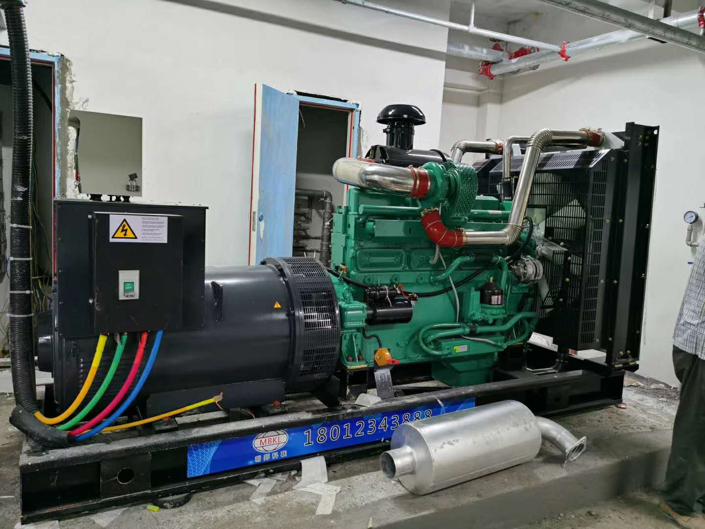 江西九江君越安装彩运网300KW玉柴发电机一台